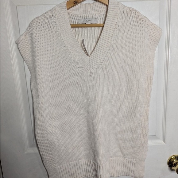 LOFT Sweaters - LOFT Cream V-Neck Sweater